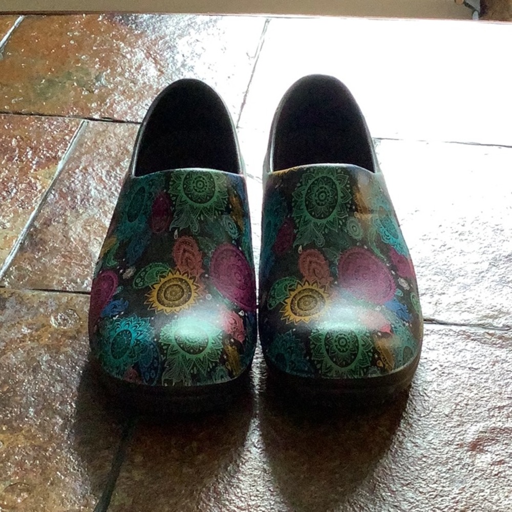 Crocs Neria Pro 2 Embellished Clog